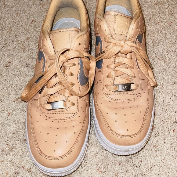 Nike Air Force 1 - Picture 2 of 5